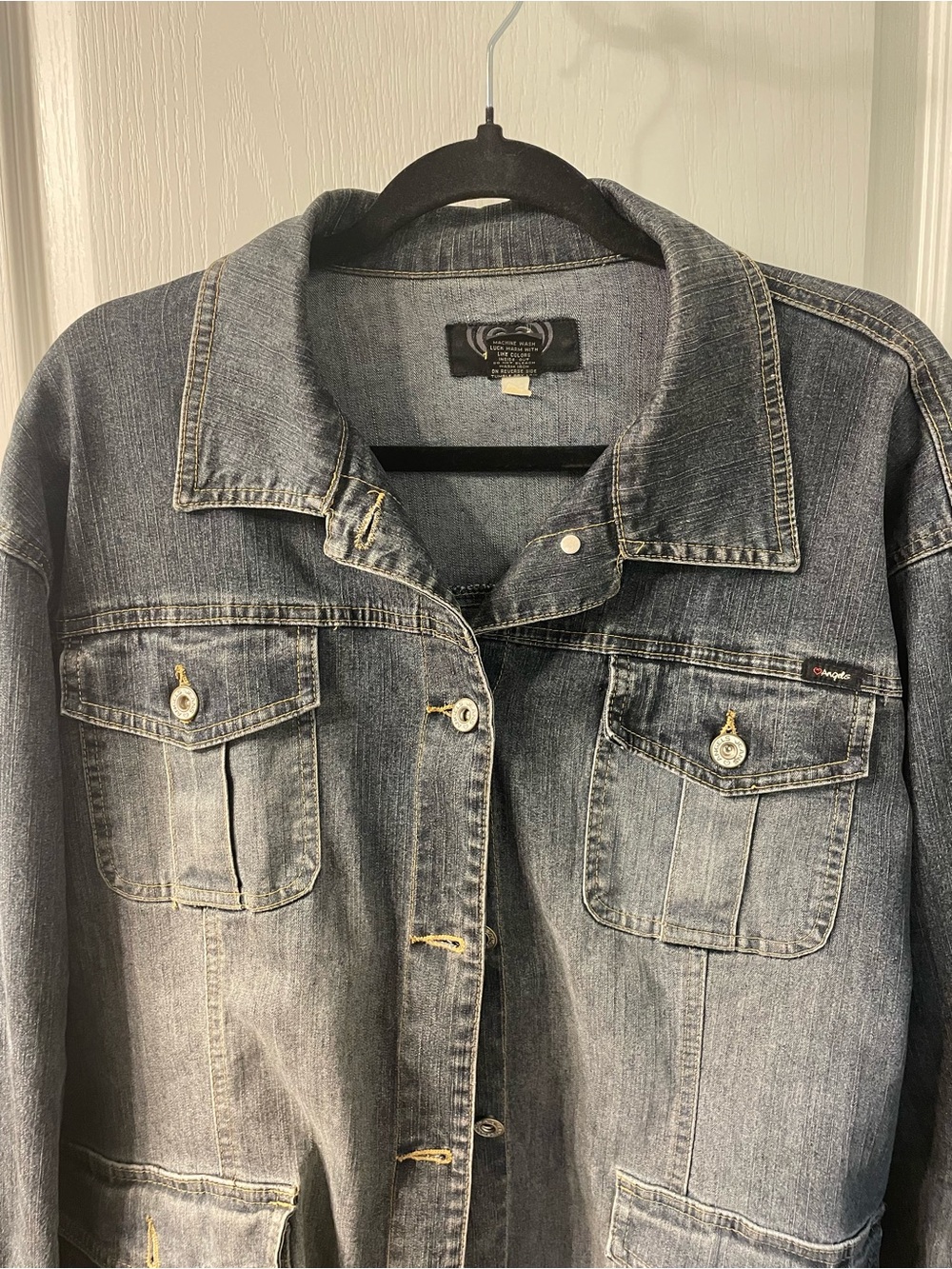 Plus size Classic Denim Jacket! - Picture 3 of 4